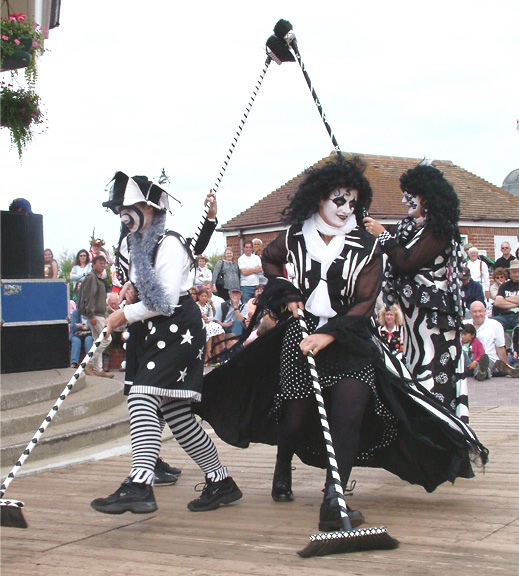 <p>Wardrobe Malfunction - Broadstairs Folk Week - 7th August 2005</p>