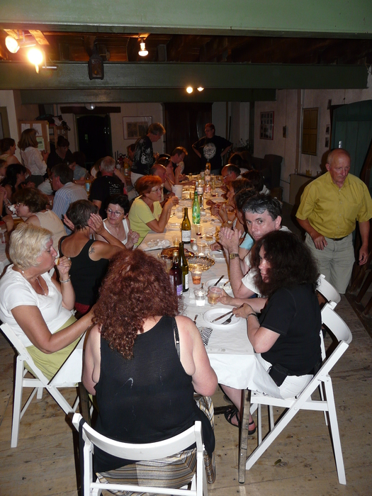<p>Pig Dyke Molly being treated to one of the meals for which Notre Berry will always be fondly remembered.</p>