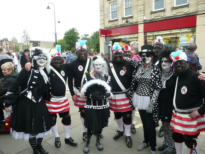 <p>Chippenham 2011: Anne, Philippa, Glen and Chris join the Nutters</p>