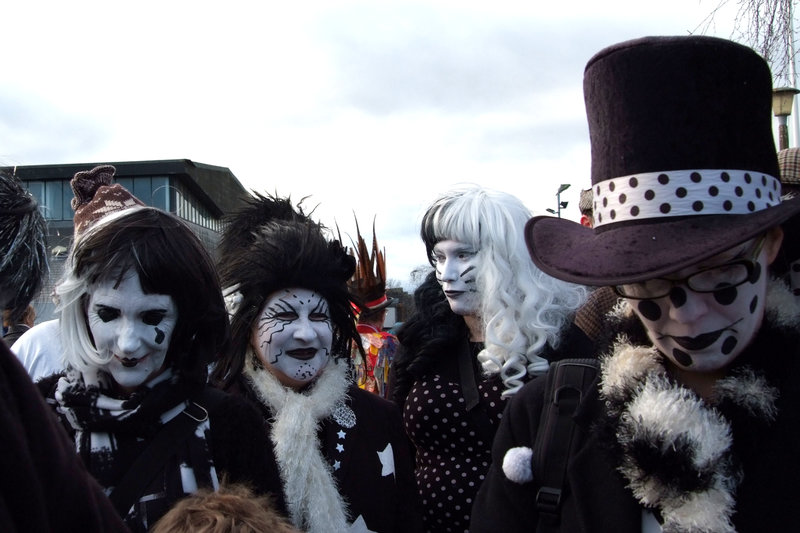 <p>Straw Bear 2015 [photo: Mandy Chasney]</p>