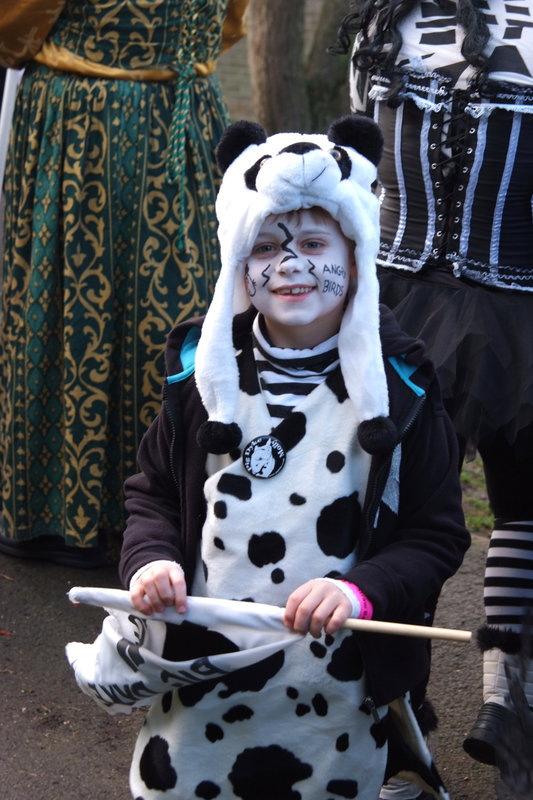 <p>Straw Bear 2015 [photo: Mandy Chasney]</p>